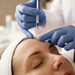 Ботулинотерапия в клинике Perfect Clinic СПб — коррекция морщин лба и межбровья